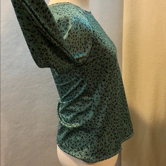 Animal Print Long-sleeve Rashguard - Picture 6 of 13